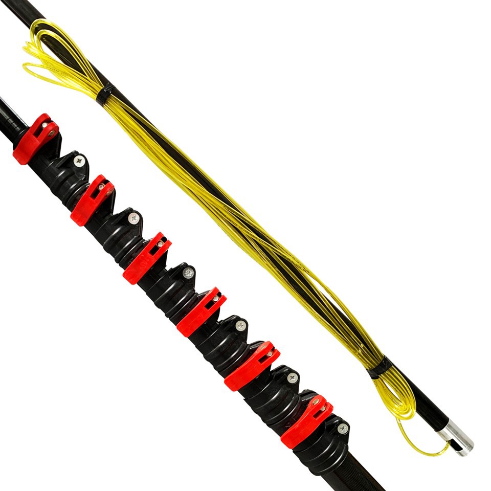 ¿Se puede utilizar un poste extensible de fibra de carbono para instalar señalización?